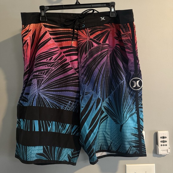Hurley Shorts Phantom Board Swim Tropical Hawaii Men's 38 - Picture 1 of 8